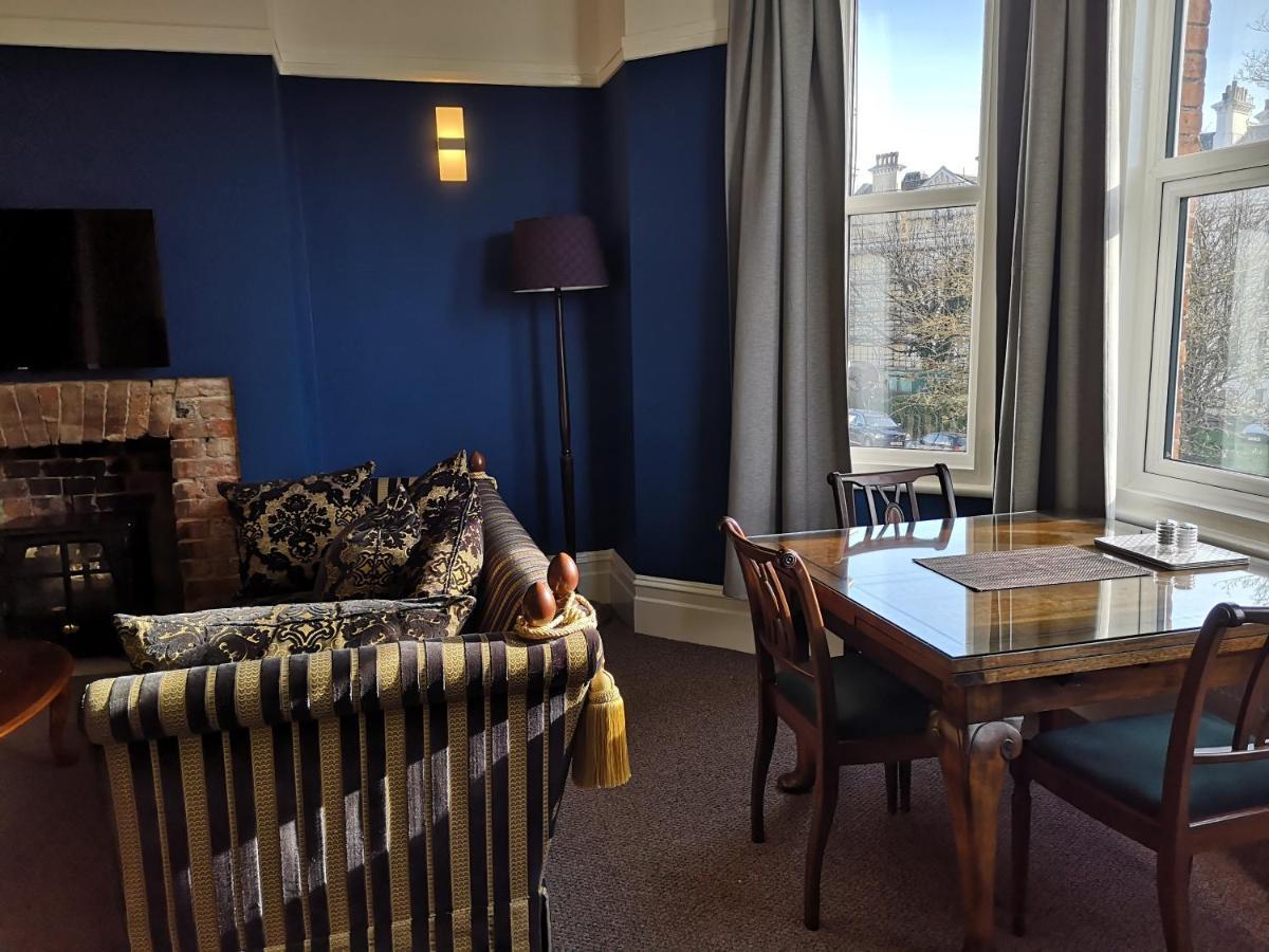 Bouverie Escape: Kent Serviced Apartment with Wi-Fi Folkestone Exterior photo