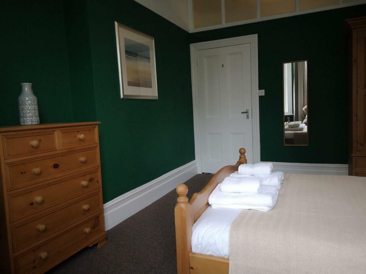 Bouverie Escape: Kent Serviced Apartment with Wi-Fi Folkestone Exterior photo