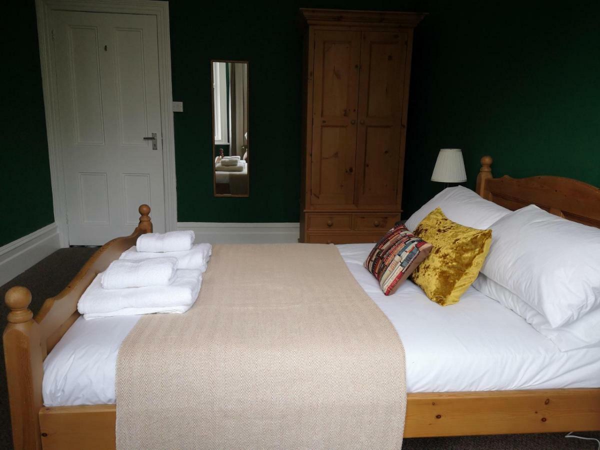Bouverie Escape: Kent Serviced Apartment with Wi-Fi Folkestone Exterior photo