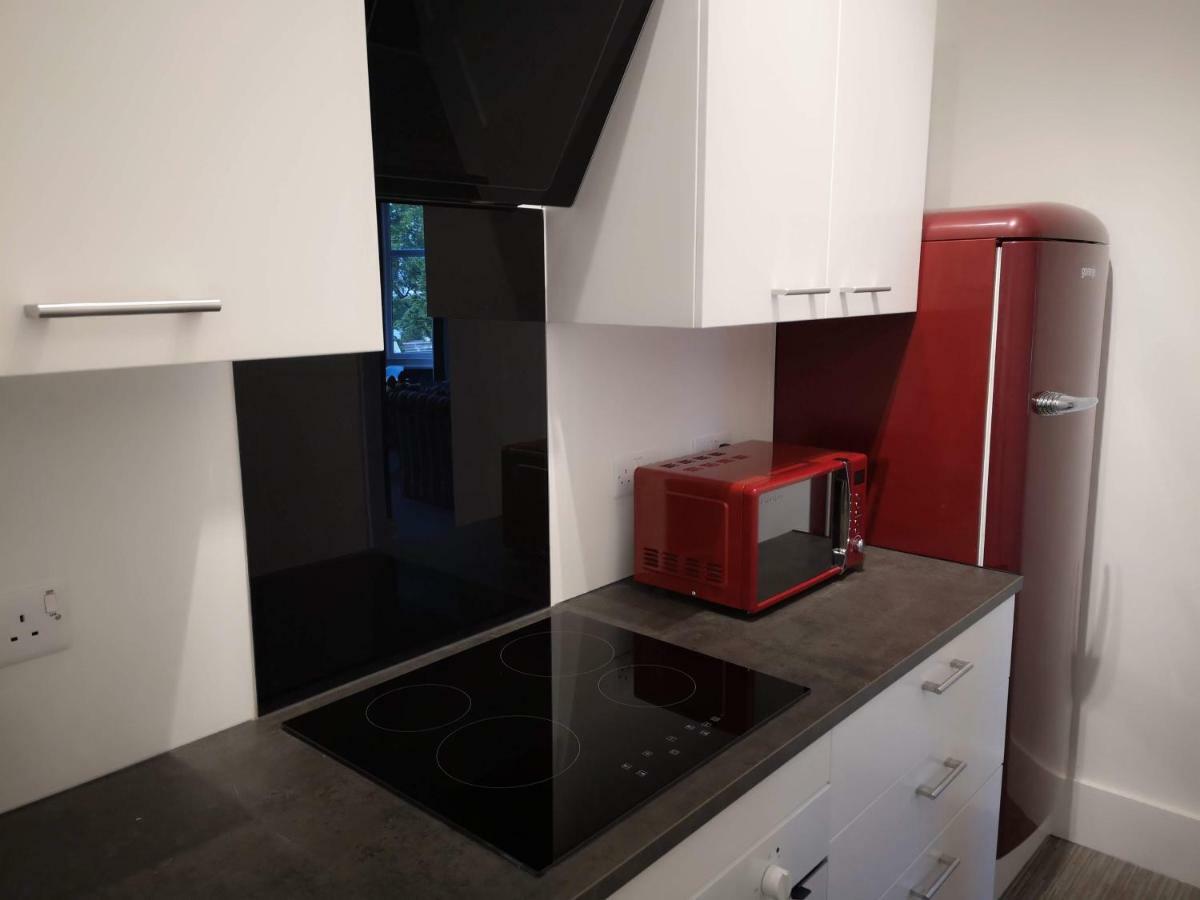 Bouverie Escape: Kent Serviced Apartment with Wi-Fi Folkestone Exterior photo